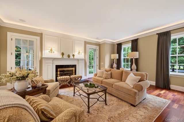4 Wawapek Road, Cold Spring Harbor, NY 11724