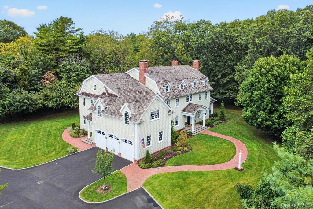 4 Wawapek Road, Cold Spring Harbor, NY 11724