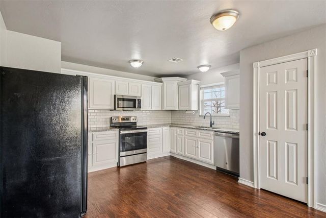 17291 Cottonwood Court, Newalla, OK 74857