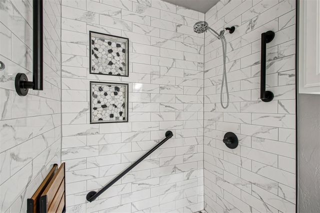 17291 Cottonwood Court, Newalla, OK 74857