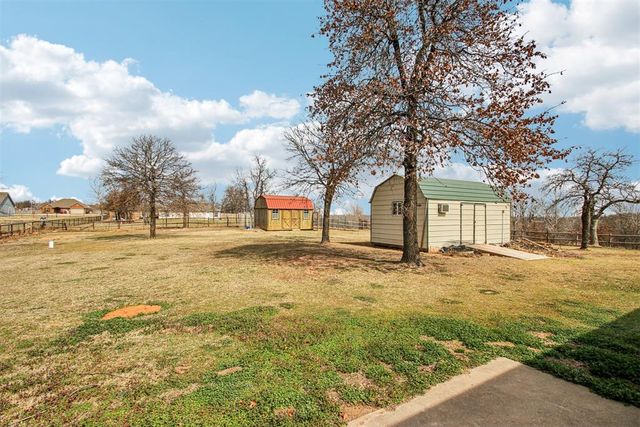 17291 Cottonwood Court, Newalla, OK 74857