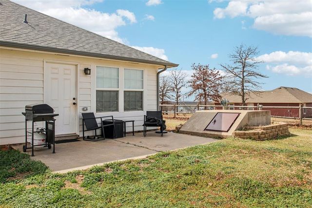 17291 Cottonwood Court, Newalla, OK 74857