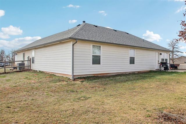 17291 Cottonwood Court, Newalla, OK 74857