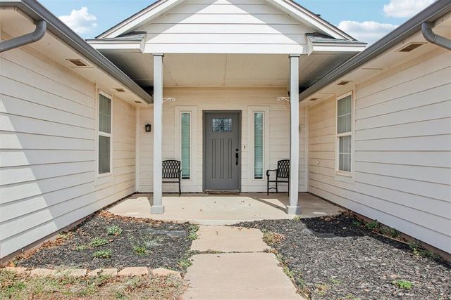 17291 Cottonwood Court, Newalla, OK 74857