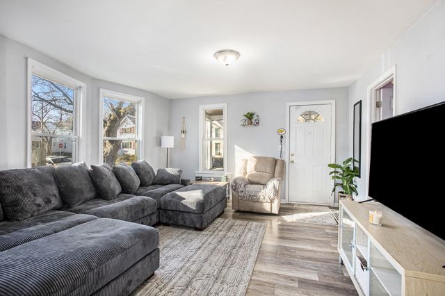 868 10th Street Nw, City Of Grand Rapids, MI 49504