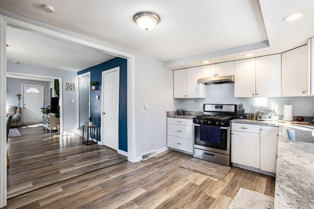 868 10th Street Nw, City Of Grand Rapids, MI 49504