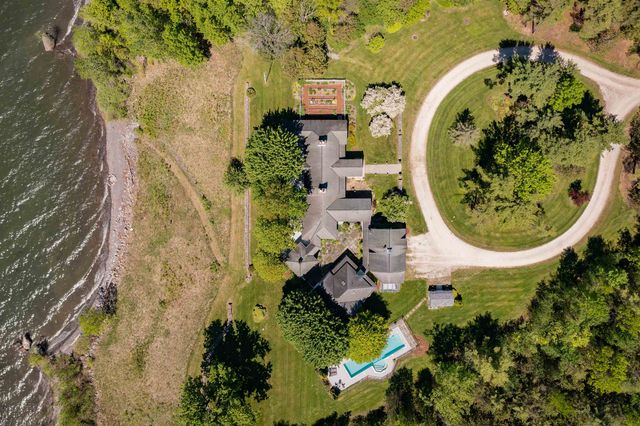 1462 Lake Road, Panton, VT 05482