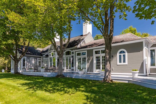 1462 Lake Road, Panton, VT 05482