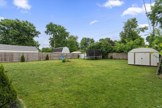 1202 Byron Drive, South Bend, IN 46614