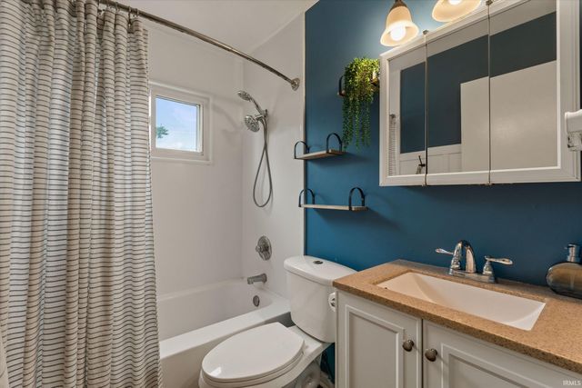 1202 Byron Drive, South Bend, IN 46614