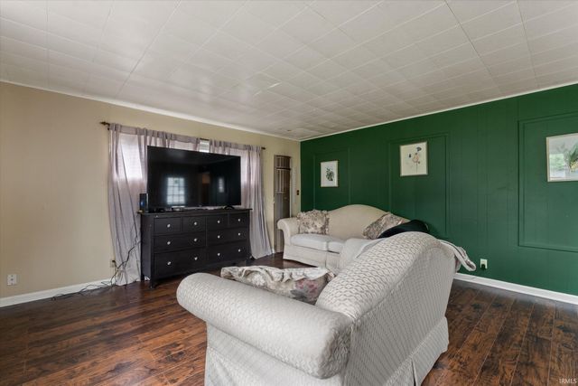 1202 Byron Drive, South Bend, IN 46614