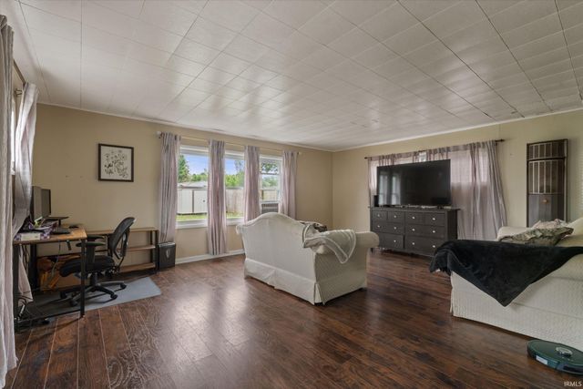 1202 Byron Drive, South Bend, IN 46614