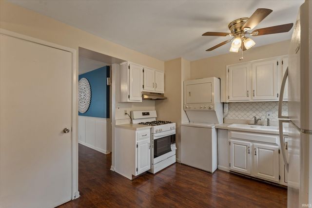 1202 Byron Drive, South Bend, IN 46614