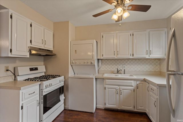 1202 Byron Drive, South Bend, IN 46614