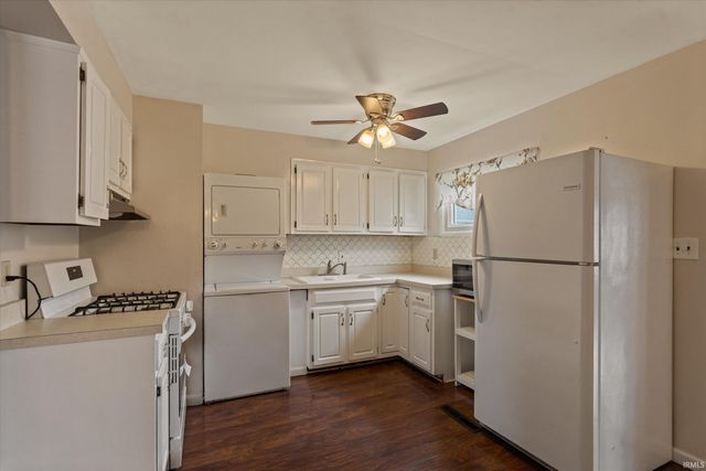 1202 Byron Drive, South Bend, IN 46614