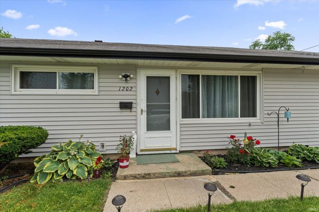 1202 Byron Drive, South Bend, IN 46614