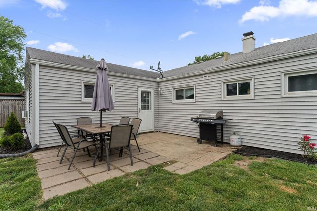 1202 Byron Drive, South Bend, IN 46614