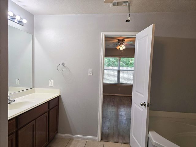 10320 Stone Gate Drive, Conroe, TX 77385