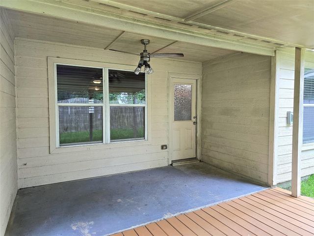 10320 Stone Gate Drive, Conroe, TX 77385