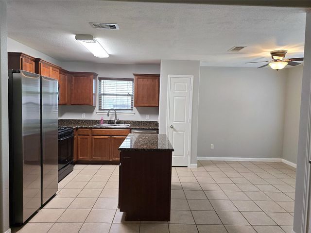 10320 Stone Gate Drive, Conroe, TX 77385