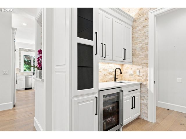 4411 Sw 63RD Ave, Portland, OR 97221
