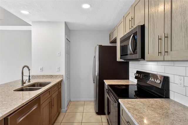 2007 ROYAL BAY BOULEVARD 144, Kissimmee, FL 34746