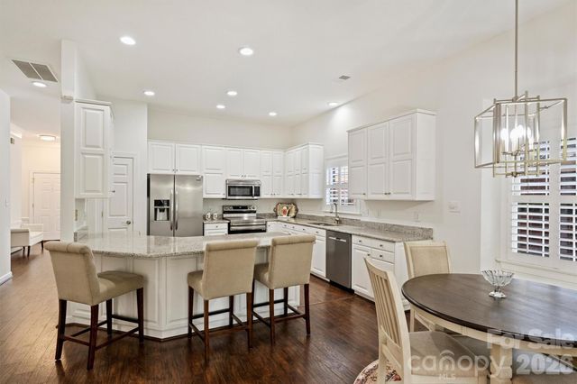 7035 Walton Heath Lane, Charlotte, NC 28277