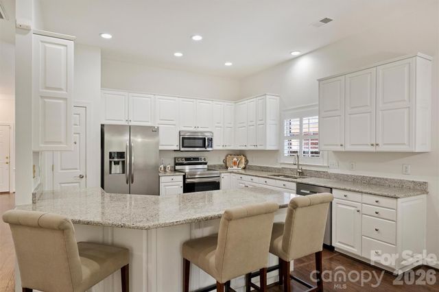 7035 Walton Heath Lane, Charlotte, NC 28277