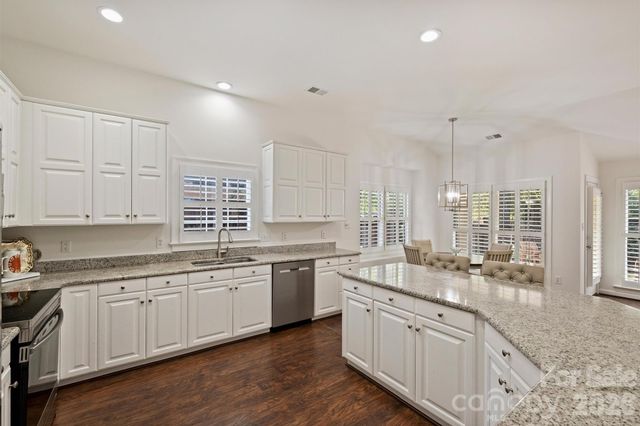 7035 Walton Heath Lane, Charlotte, NC 28277