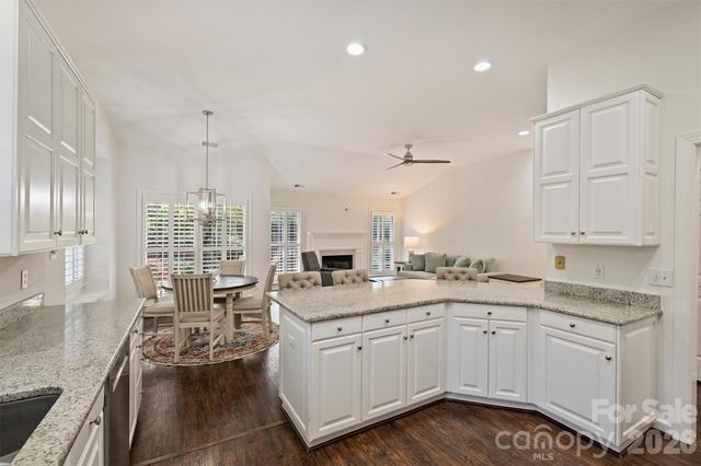 7035 Walton Heath Lane, Charlotte, NC 28277