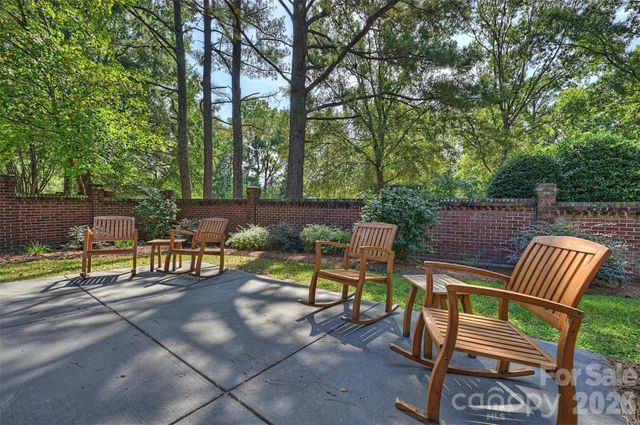 7035 Walton Heath Lane, Charlotte, NC 28277