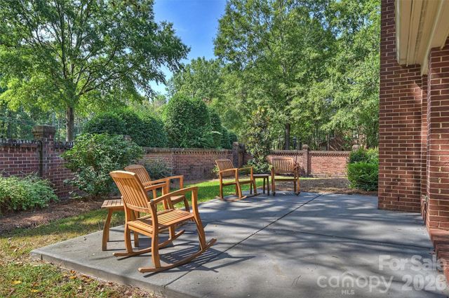 7035 Walton Heath Lane, Charlotte, NC 28277