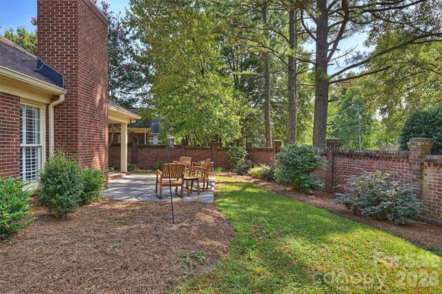 7035 Walton Heath Lane, Charlotte, NC 28277