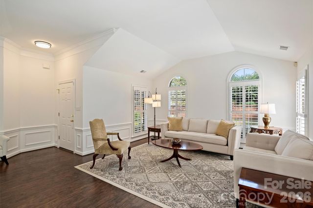 7035 Walton Heath Lane, Charlotte, NC 28277