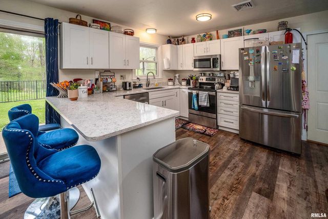 2017 W NORWOOD Drive, Carbondale, IL 62901