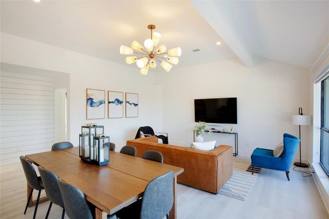 171 Hart LN, Dripping Springs, TX 78620