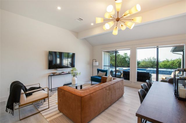 171 Hart LN, Dripping Springs, TX 78620