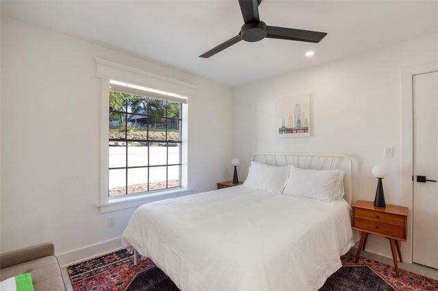 171 Hart LN, Dripping Springs, TX 78620