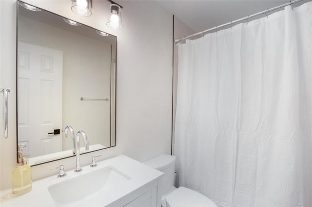 171 Hart LN, Dripping Springs, TX 78620