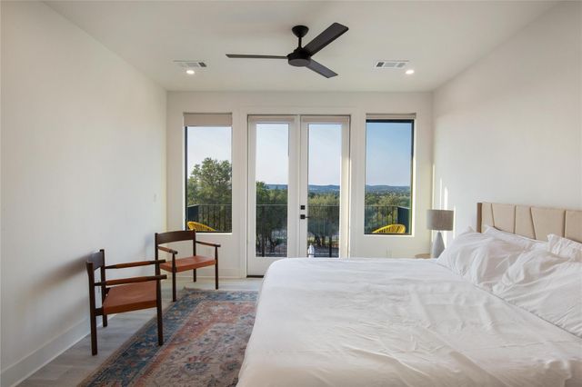 171 Hart LN, Dripping Springs, TX 78620