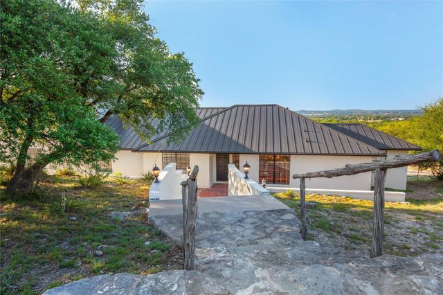 171 Hart LN, Dripping Springs, TX 78620