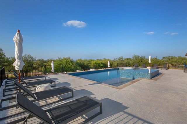 171 Hart LN, Dripping Springs, TX 78620