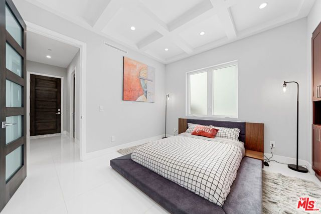 14817 Otsego Street, Sherman Oaks, CA 91403