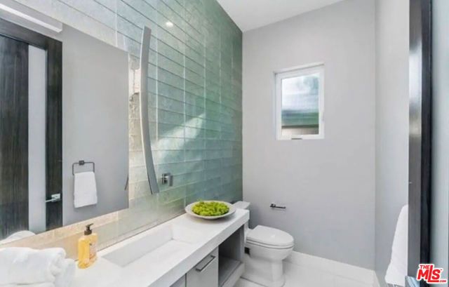 14817 Otsego Street, Sherman Oaks, CA 91403