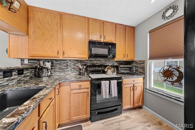 147 Brandy Mill Circle B, High Ridge, MO 63049