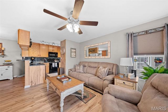 147 Brandy Mill Circle B, High Ridge, MO 63049