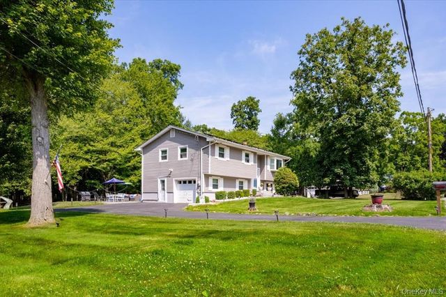 1 N Amundsen Lane, Airmont, NY 10901