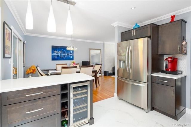 1 N Amundsen Lane, Airmont, NY 10901