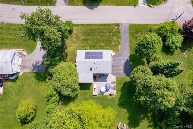 1 N Amundsen Lane, Airmont, NY 10901