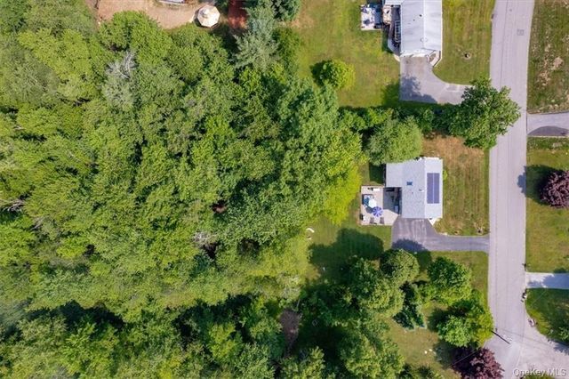 1 N Amundsen Lane, Airmont, NY 10901